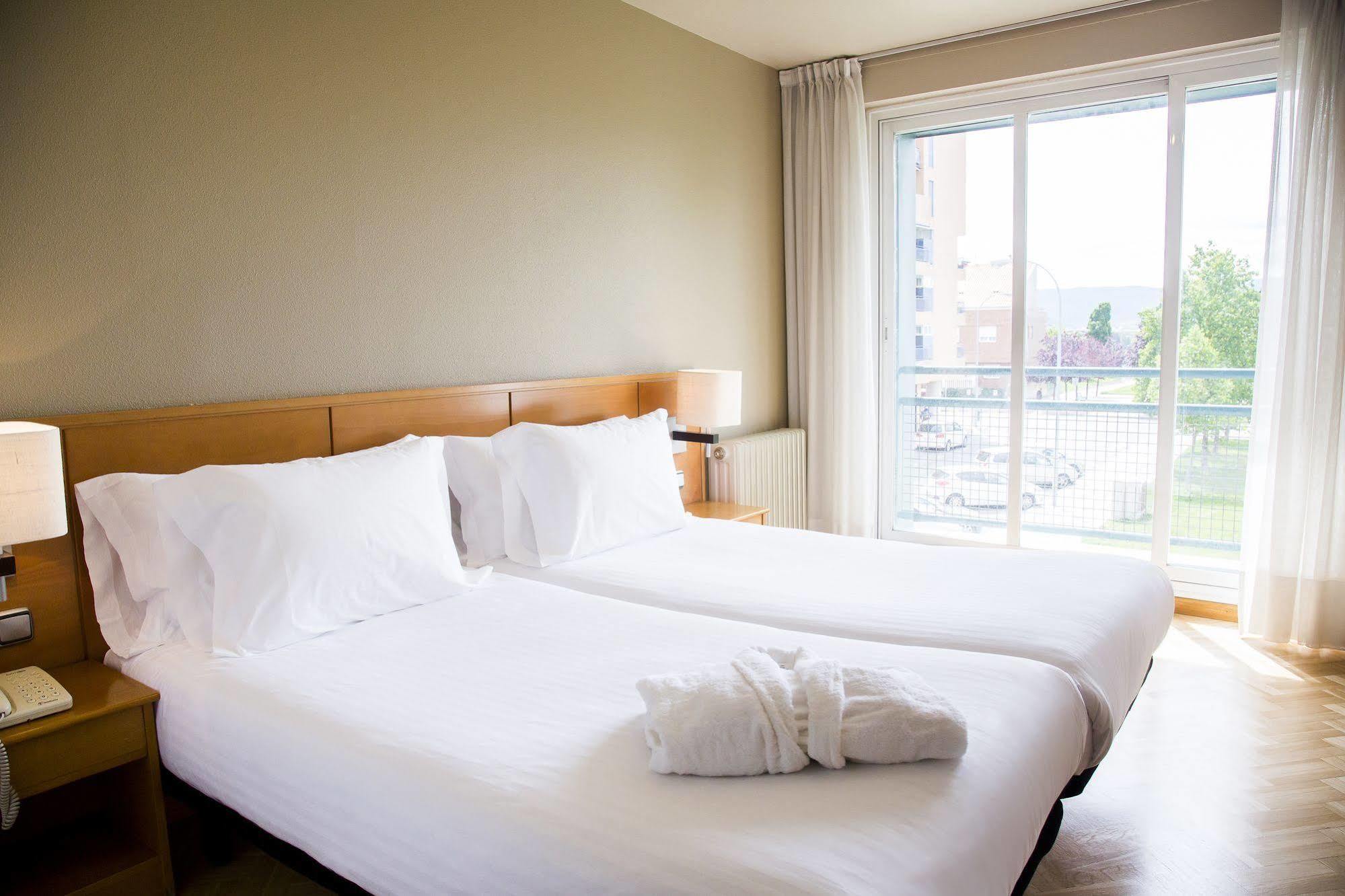 Suites Sercotel Mirasierra Pamplona Exterior photo